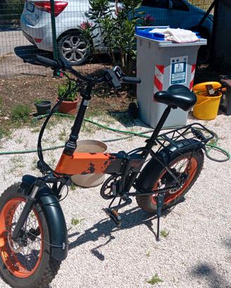 Bicicletta eletrrica VINCO Arancione e Nera