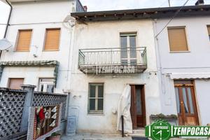 CASA INDIPENDENTE DA RISTRUTTURARE CON TERRENO EDI