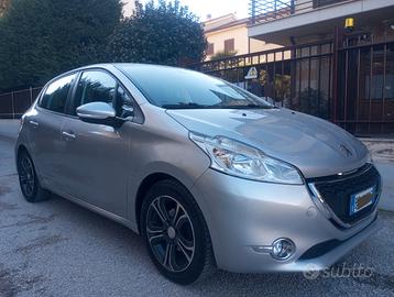 Peugeot 208 1.4 HDi 70 cv - Bluetooth - 2015