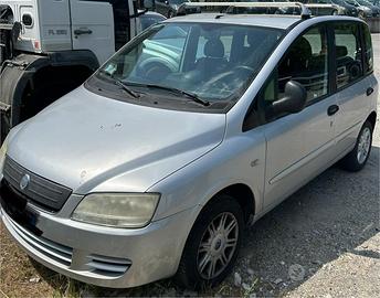 Fiat Multipla grigio chiaro metallizzato