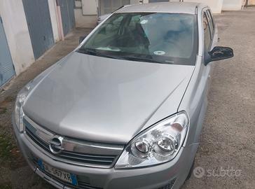 V ndo Opel Astra station