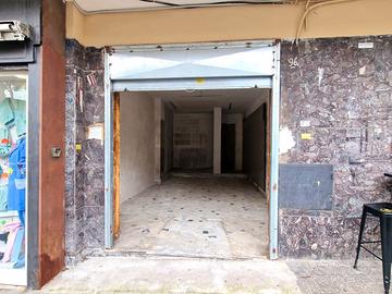 Vomero alto- Negozio frontestrada con ampio garage