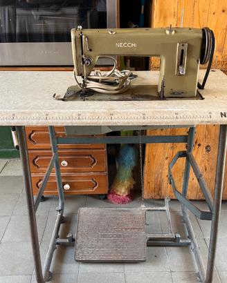 Macchina da cucire Necchi 660-100 vintage