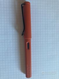 Penna stilografica lamy safari limited