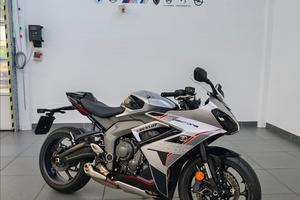 TRIUMPH Daytona 660