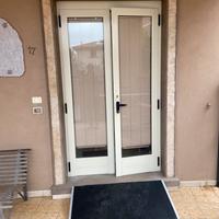 Porta attività commerciale