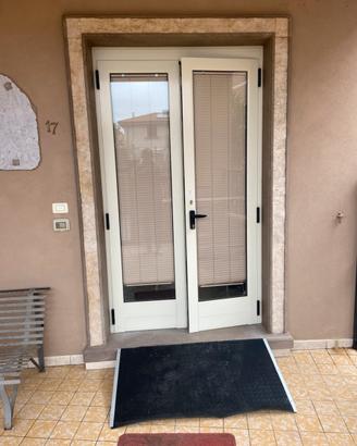 Porta attività commerciale