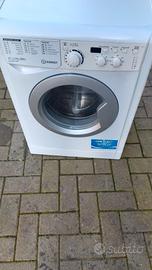 lavatrice indesit  9 kg 1000 giri A+++