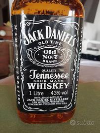 Jack daniel's whiskey vintage bottle