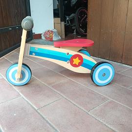triciclo in legno