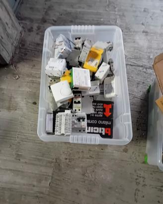  materiale elettrico 