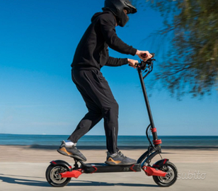 Varla Eagle One e-scooter a doppio motore