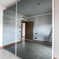 Armadio scorrevole con 2 ante specchio