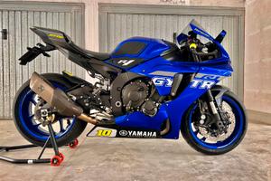 Yamaha r1