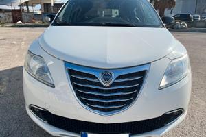 LANCIA Ypsilon 1.3MTJ 95CV(PLATINUM)X Neopatentati