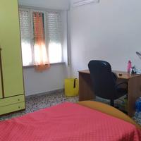 Ampia camera arredata, 2 bagni, via Is Mirrionis