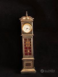 modellino orologio a pendolo in metallo da collezi