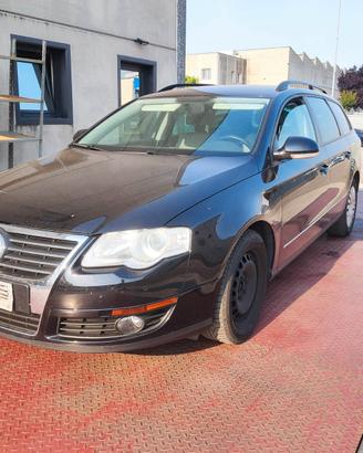 Volkswagen Passat B6 anno 2008 ricambi usati
