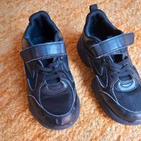 Scarpe da ginnastica nere n. 34