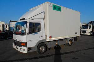 Mercedes Atego 815 Furgone Isolato