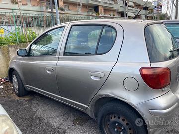 Toyota yaris novembre 2003