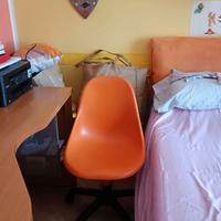 Scrivania Moretti compact con cassetti e due sedie