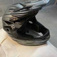 Casco e protezioni bici da discesa - downhill