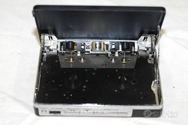 Walkman a cassetta SHARP