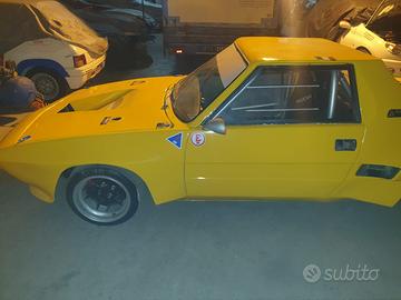 Fiat X1/9 slalom salita