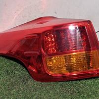 STOP FANALE POSTERIORE SINISTRO TOYOTA Rav4 6° Se