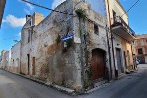 Fabbricato da ristrutturare in pieno centro