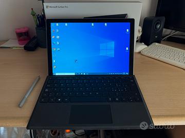 Microsoft Surface pro 4 i5 cover + pen  + Sd 64 gb