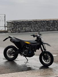 Husqvarna 701 Supermoto