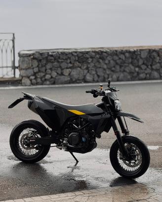 Husqvarna 701 Supermoto