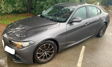 ALFA GIULIA 2.2 cc Turbo Diesel  Bussines sport