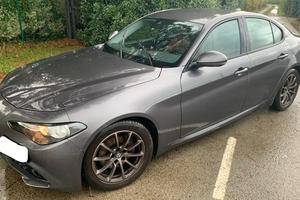 ALFA GIULIA 2.2 cc Turbo Diesel  Bussines sport