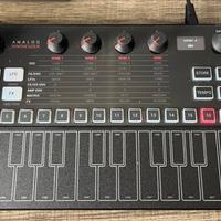 IK Multimedia UNO Synth Pro