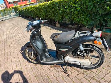 Scooter Aprilia 50 anno 2012