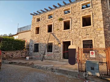 Rustico da ristrutturare