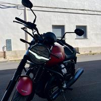 Moto Guzzi V7 Stone – pari al nuovo – 2.185 km