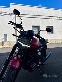 Moto Guzzi V7 Stone – pari al nuovo – 2.185 km