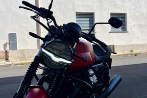 Moto Guzzi V7 Stone – pari al nuovo – 2.185 km