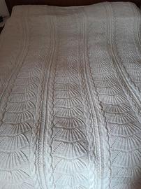 copriletto in lana bianco