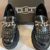 Mocassini Cult neri con catene e borchie platform