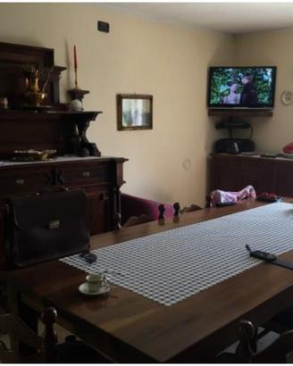 Porzione di casa indipendente con garage doppio