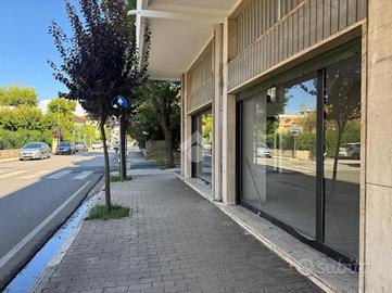 NEGOZIO A GIULIANOVA