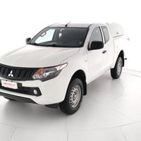 Mitsubishi L200 2.4 DI-D Club Cab INVITE