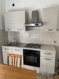 Cucina e armadio nuovi