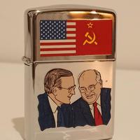 Zippo da collezione Bush Gorbaciov Guerra Fredda