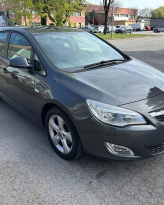 Opel Astra 1.7 CDTI 110CV 5 porte Cosmo
